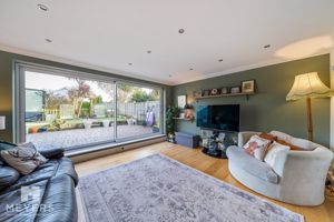 Lounge- click for photo gallery